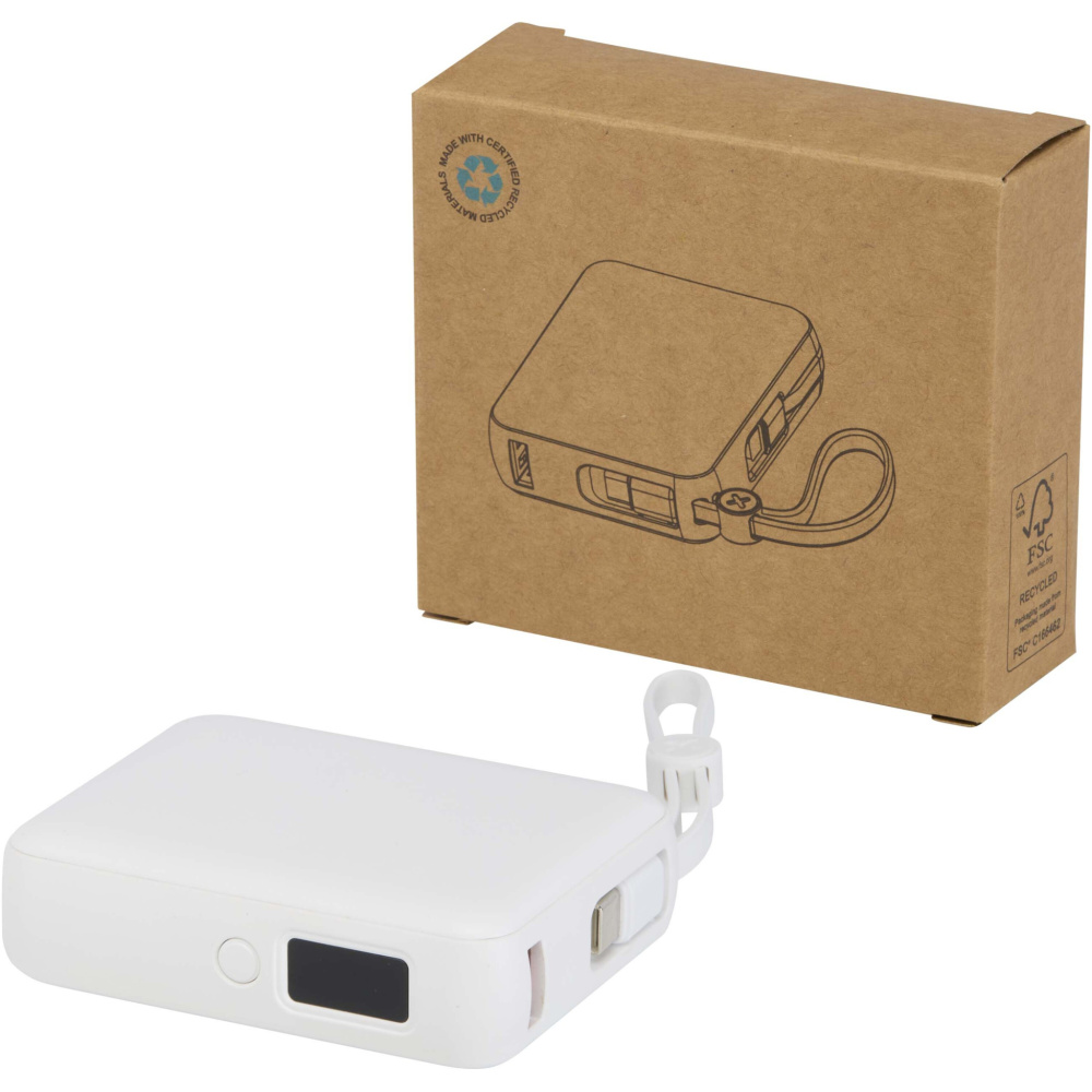 Logotrade reklaminiai produktai nuotrauka: „Acrux“ 10 000 mAh 35 W planšetinio kompiuterio išorinė baterija su integruotu C tipo laidu – pagaminta iš perdirbto plastiko